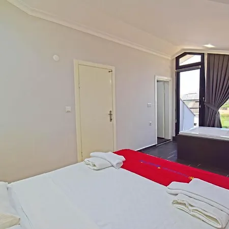 B3 Arnna Apartment